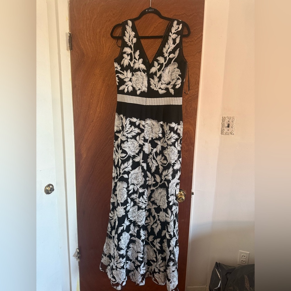 Tadashi Shoji Classic Black & White Floral Dress - Picture 5 of 6